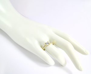 Zlatý prsteň Glare 61