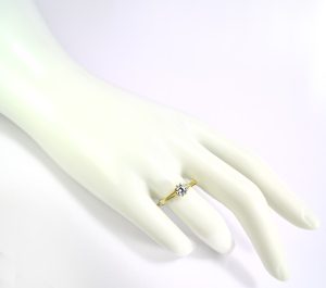 zlatý prsteň Glare 356
