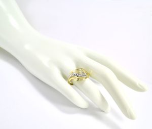 Zlatý prsteň Glare 562