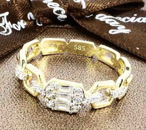 Zlatý prsteň Glare 589