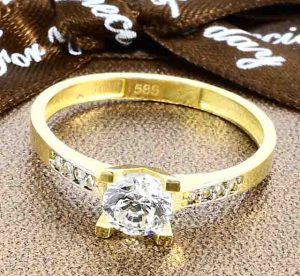 Zlatý prsteň Glare 595