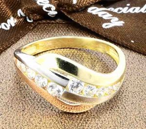 Zlatý prsteň Glare 597