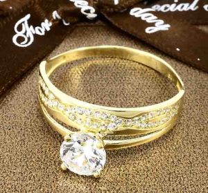 Zlatý prsteň Glare 670